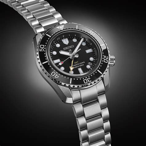 seiko prospex gmt dive watch.